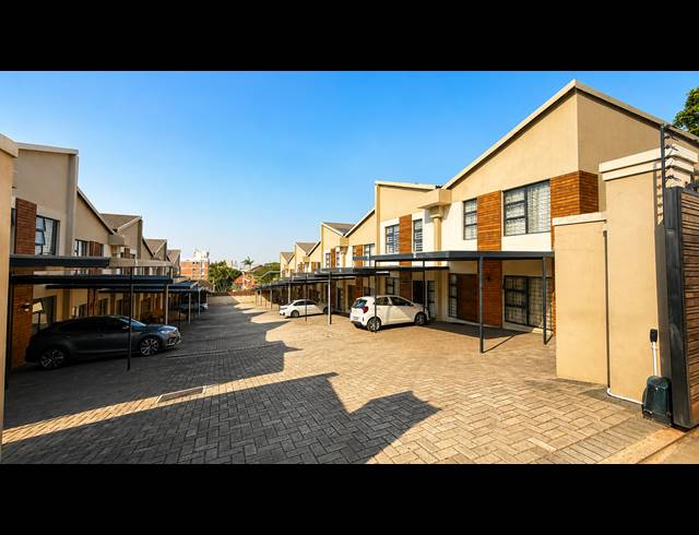 4 BEDROOM TOWNHOUSE FOR SALE IN MORNINGSIDE